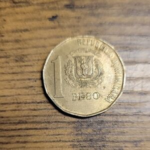 Dominican Republic 1 Peso Coin